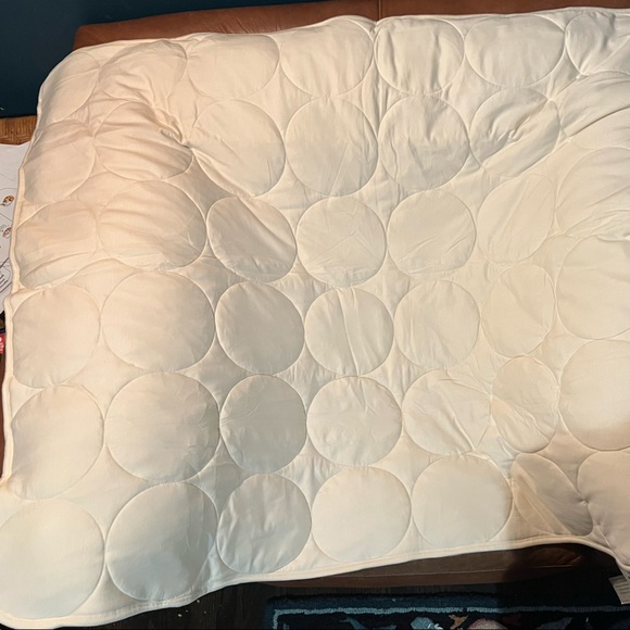 BNIB Kate Quinn Oatmeal Circle Quilt Bamboo - Picture 6 of 6